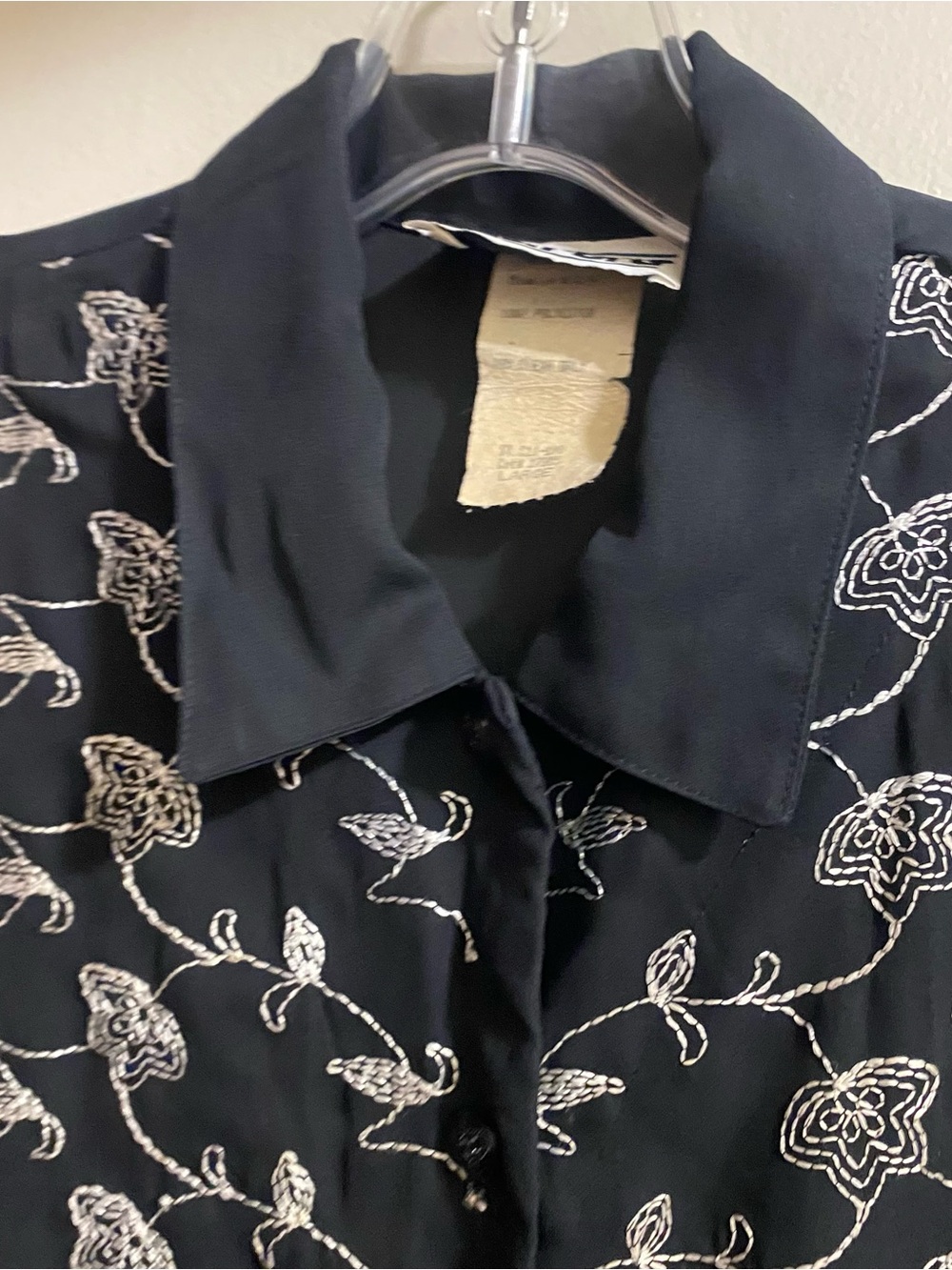 Vintage Next Era Womens L Large Blouse Button Up Black Embroidered White Floral - Picture 4 of 10